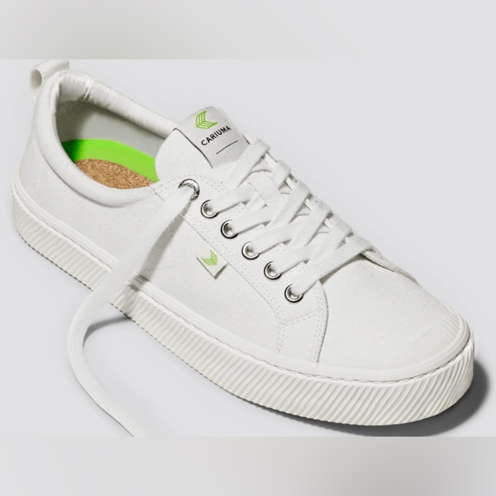 Cariuma White Sneakers